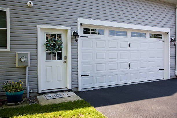 24/7 Emergency Garage Door Panel Replacement experts in Elkton, VA